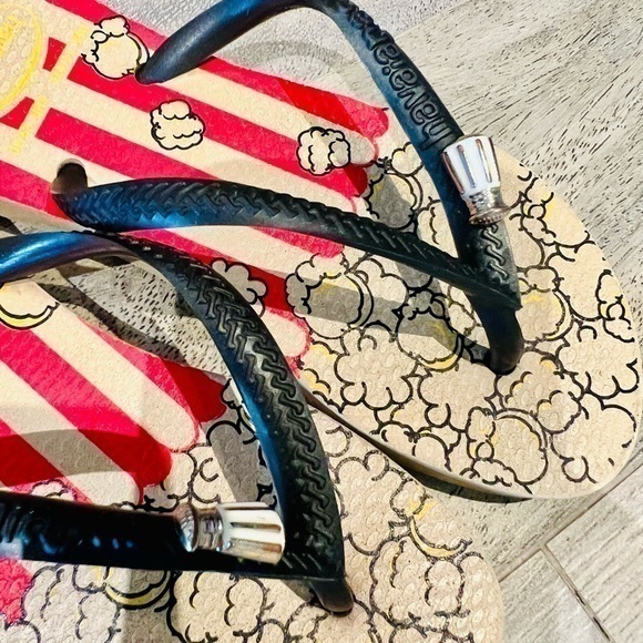 Havaianas Two Pair - popcorn and Minnie Watermelon - Picture 8 of 8